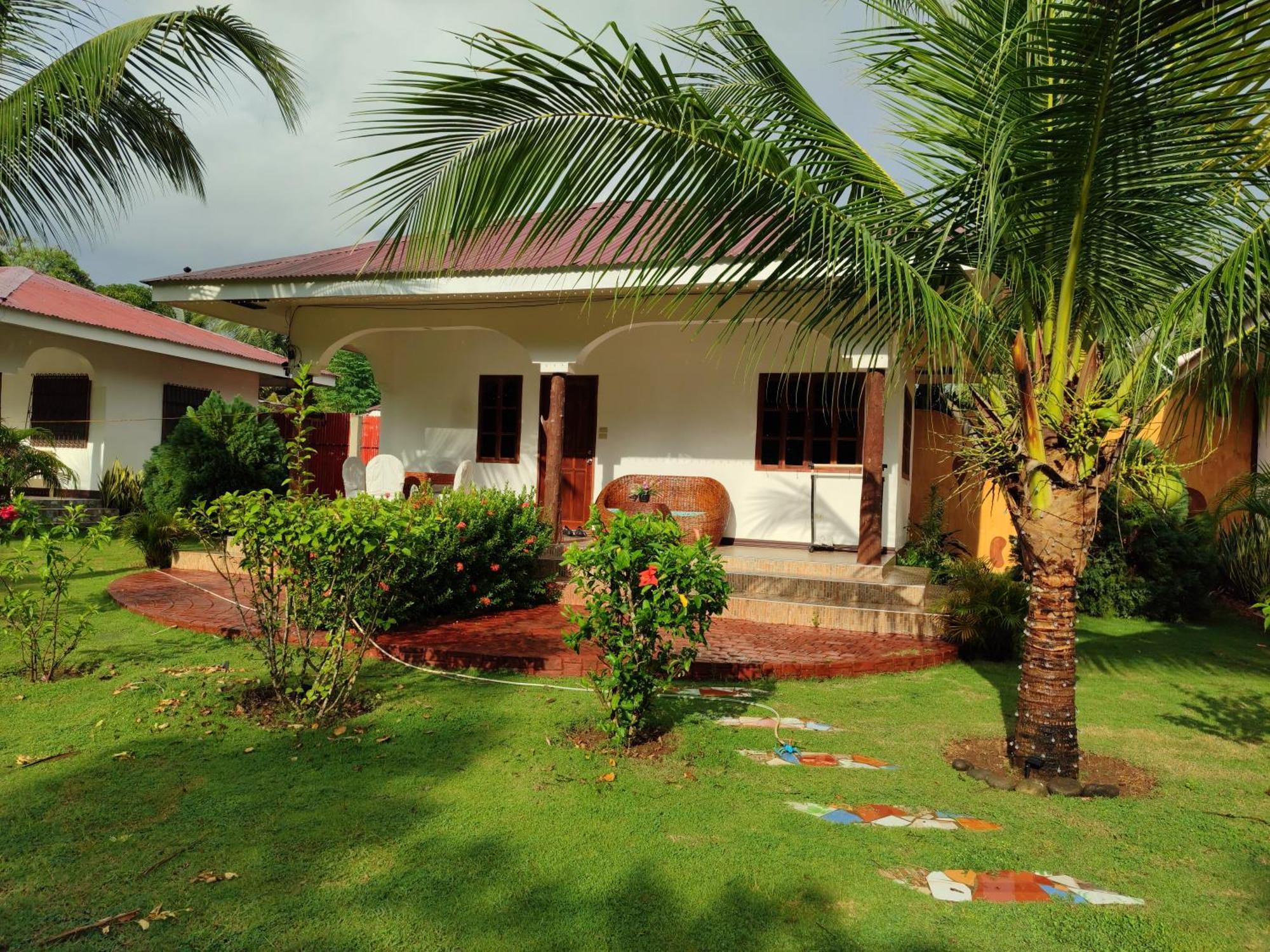E&N Paradise Island Resort Siquijor Rom bilde