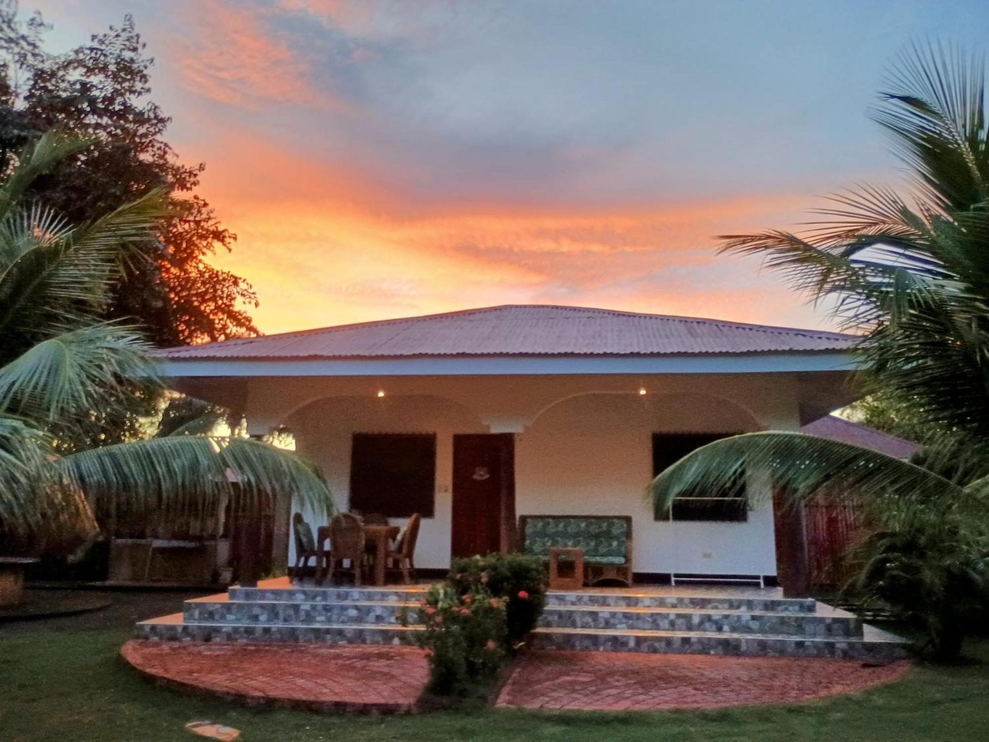 E&N Paradise Island Resort Siquijor Rom bilde
